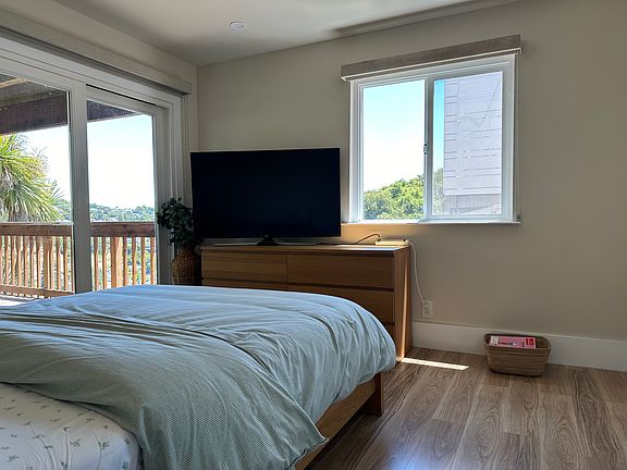 5th image of 3420 Beresford Ave #A