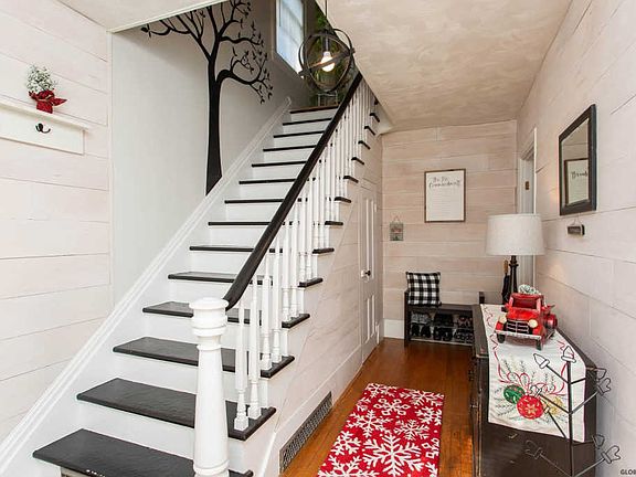 4th image of 10 Burgoyne St