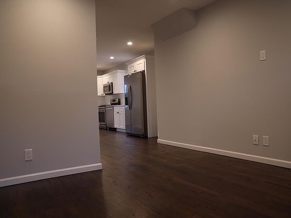 2nd image of 177 Jackson Ave Fl 1ST