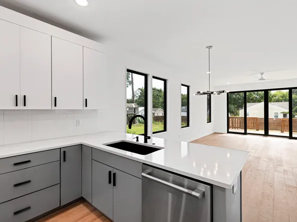 716 Brighton Rd #101, Raleigh, NC 27610