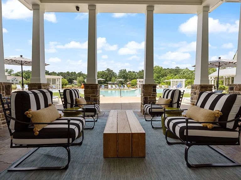Lakeside Village Apartments