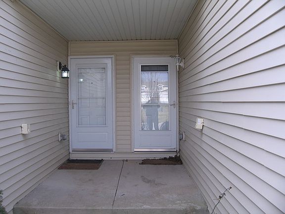 2nd image of 25947 Derby Dr #3