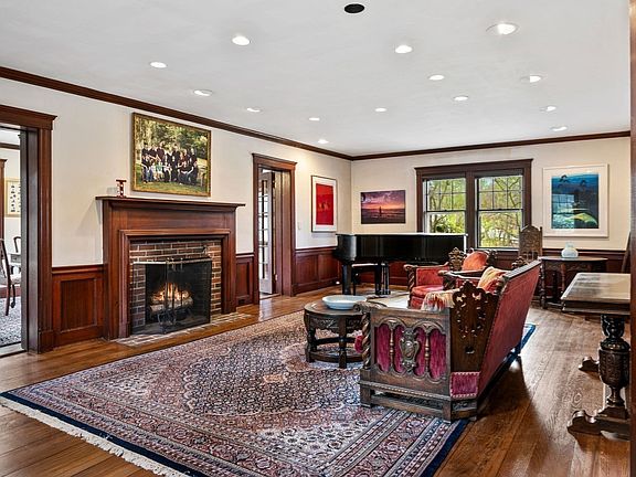 3rd image of 24 Radcliff Rd