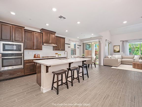 5th image of 2389 Sierra Village Dr