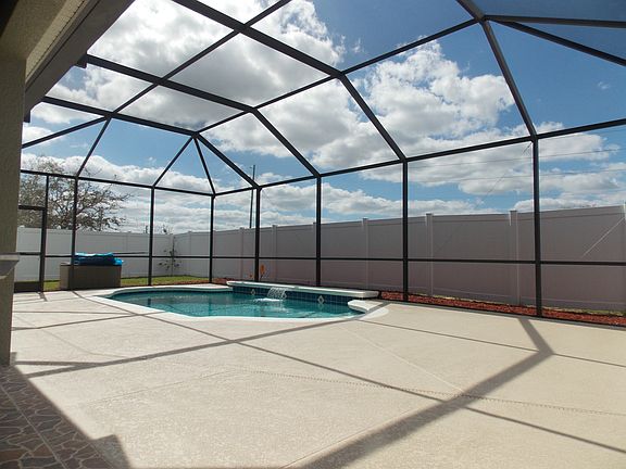5th image of 10833 Lemay Dr