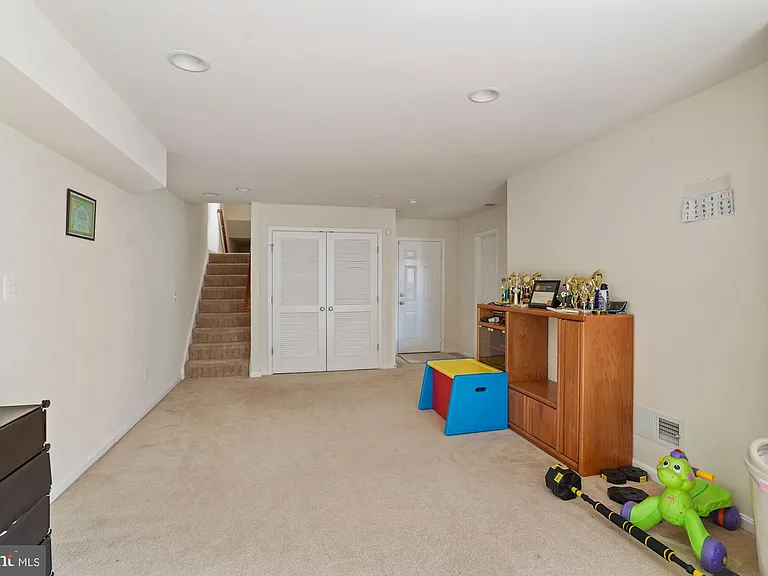 42691 Galbraith Sq — Photo 9