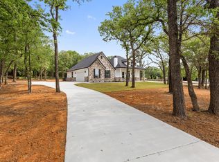 2400 Mountain View Rd, Joshua, TX 76058