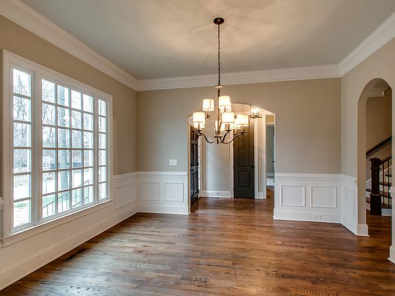 5th image of 500 Windsor Park Ln