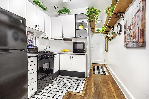 Sold by Halstead Real Estate | media 27