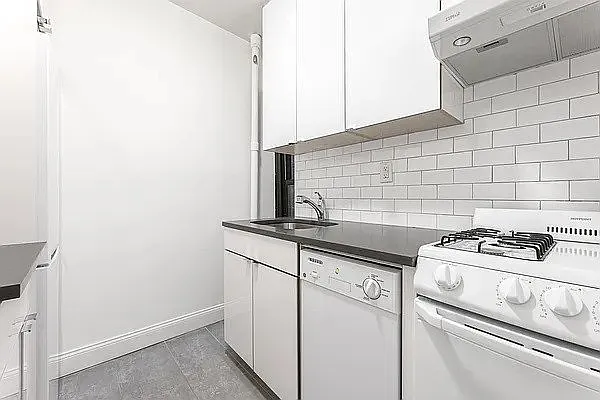 Rented by Lalezarian Properties | media 13