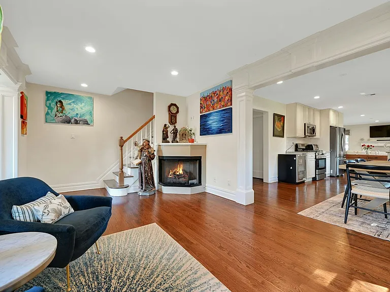 81 Riverview Ave — Photo 5