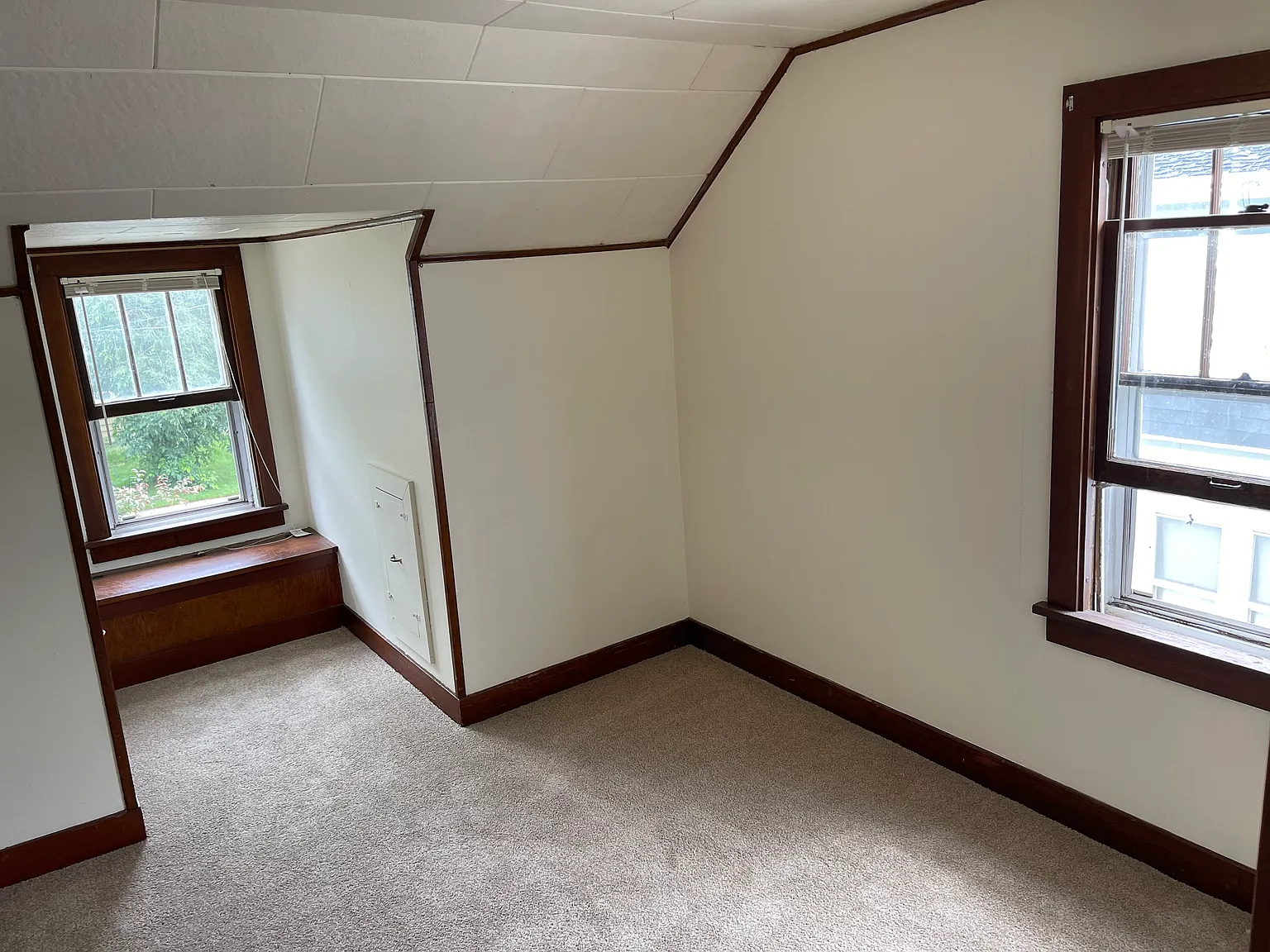 433 W 8th Ave — Photo 3