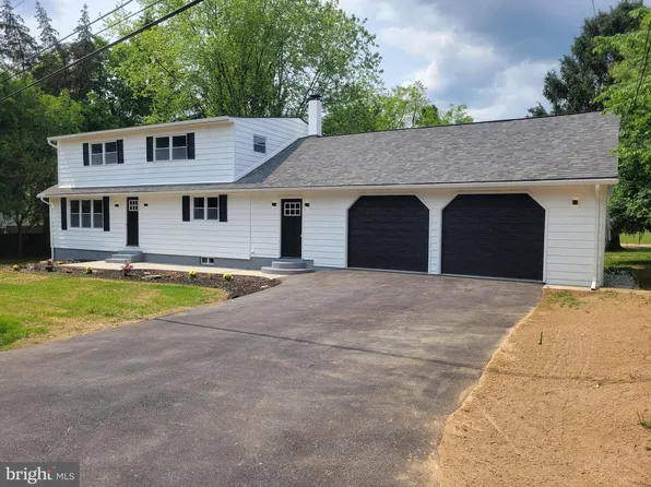 814 Green Acres St, Mechanicsburg, PA 17055