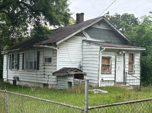 3188 E Hemphill Rd, Burton, MI 48529