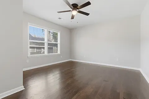 2053 Waverly Ave — Photo 16