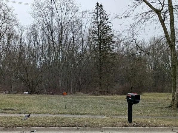 1653 Mohawk Dr, Akron, OH 44306