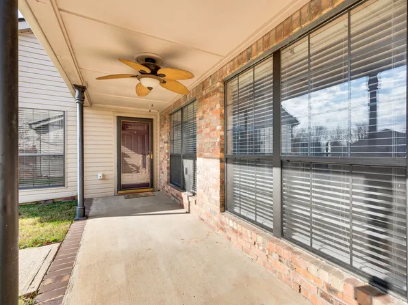 405 Laurel Hill Dr, Old Hickory, TN 37138