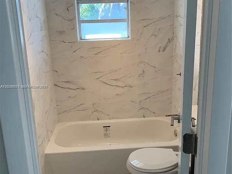 2932 NW 16th Ave #2B — Photo 6