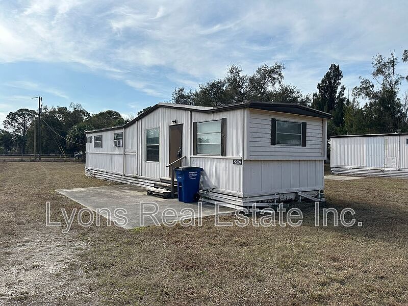 1st image of 2207 Cantor Ln