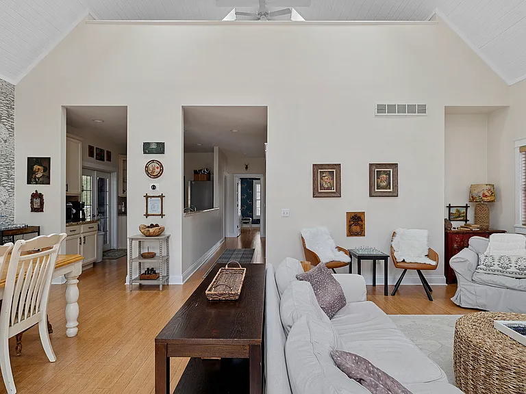 16 Walden Way — Photo 10
