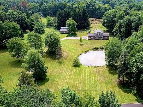 3090 Sourek Rd, Akron, OH 44333