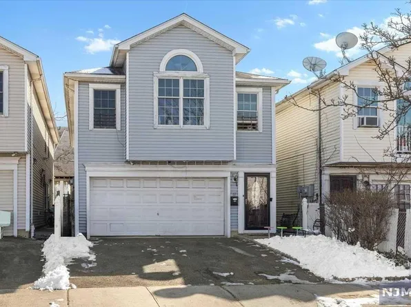 22 Grieco Dr, Jersey City, NJ 07305