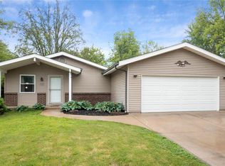 2460 Lindsay Ln, Florissant, MO