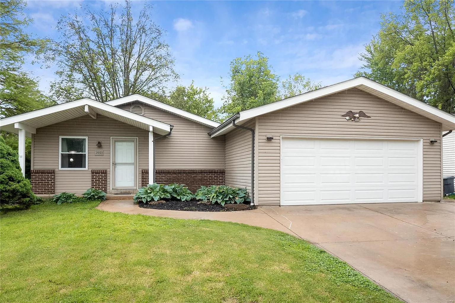 2460 Lindsay Ln photo 1