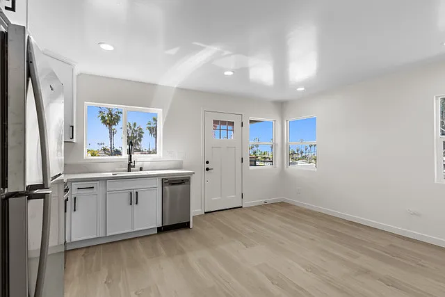 4648 Point Loma Ave #7 — Photo 1
