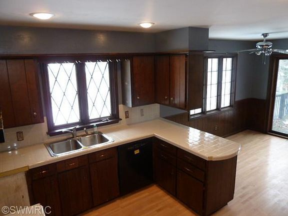 3rd image of 1713 Bridle Creek Dr SE