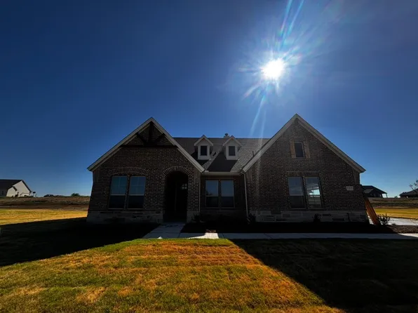 157 Big Sky Rd, Decatur, TX 76234