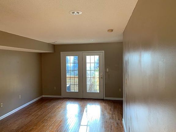 3rd image of 62 Elizabeth Ln #62