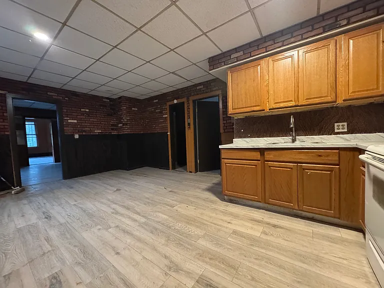 66 Brewster St #1 — Photo 8