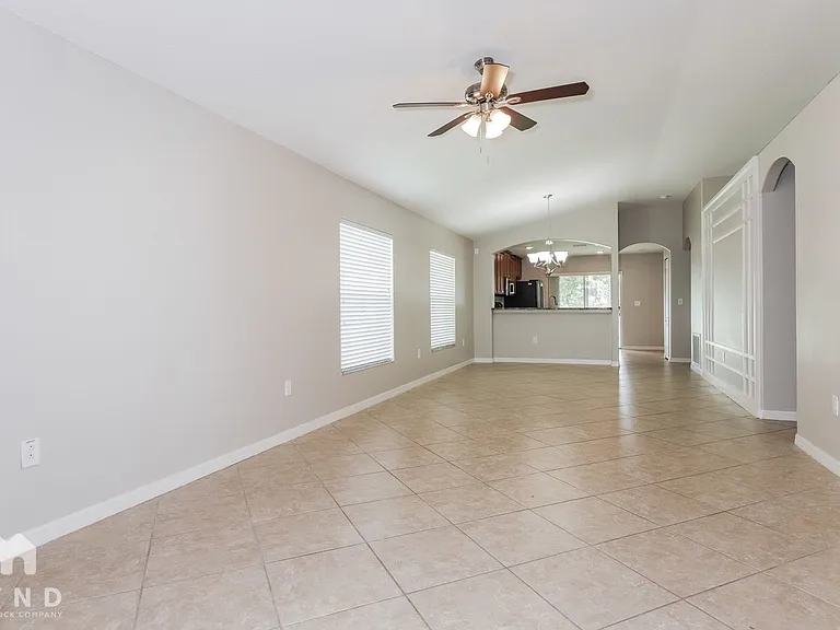 1212 Oak Pond St — Photo 5