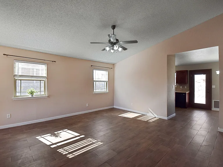 14229 Poets Rock Ln — Photo 7