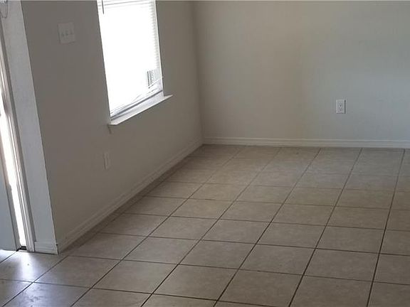 5th image of 3720 Taylor Ave