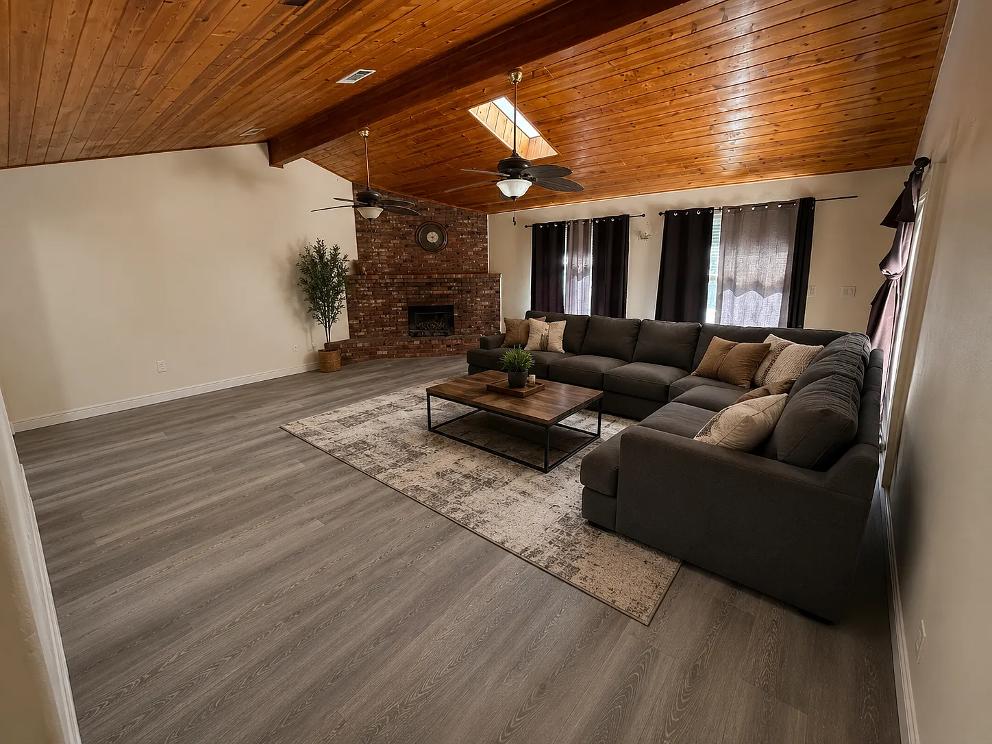 4 bed, 2800 sqft, $650 — Photo 3