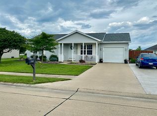 13042 Bermuda Grass Ct, Breese, IL
