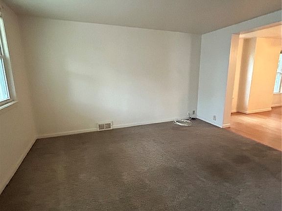 4th image of 286 Normal Ave