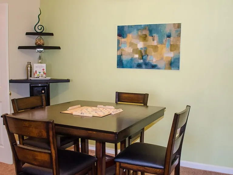 Eagle Harbor Apartments — Photo 25