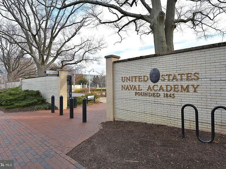 Naval Academy is 5 minutes away.