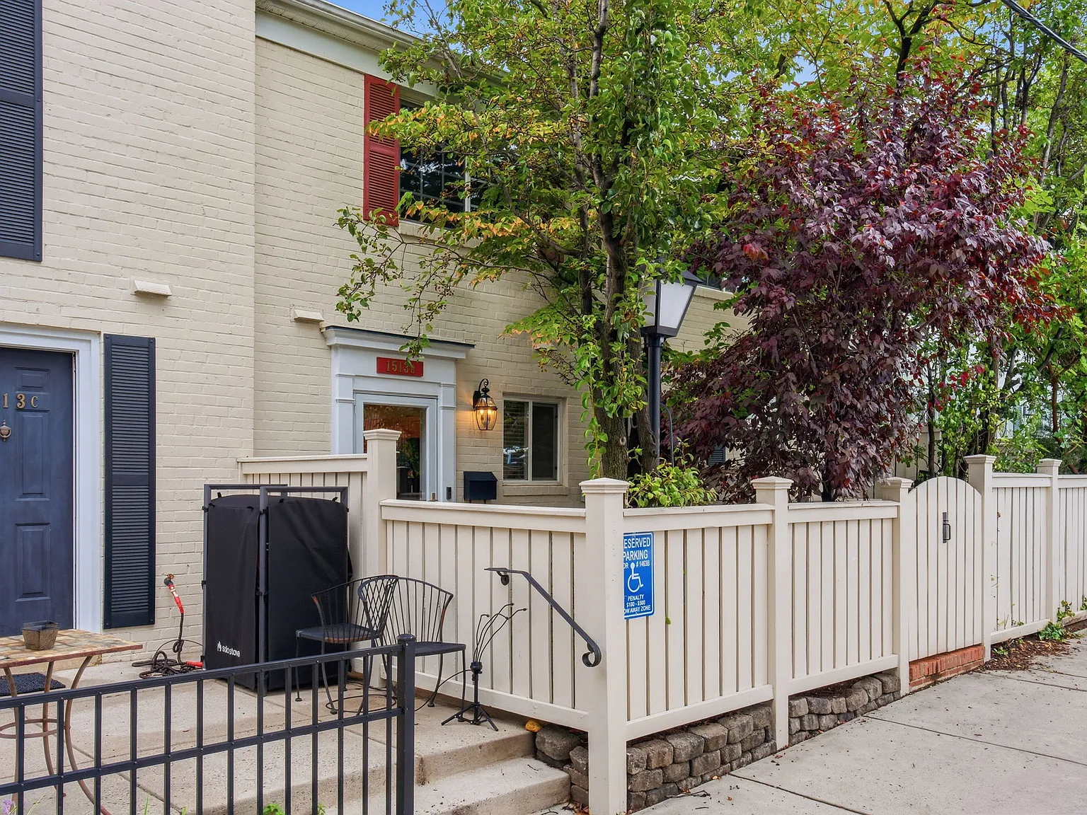 2 bed, 1.5 bath, 1060 sqft, $2,700 — Photo 4