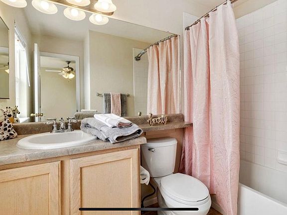 3rd image of 3660 W 25th St Unit 202