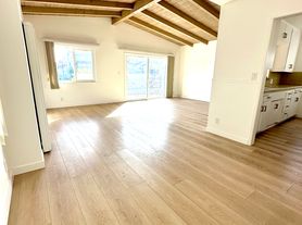 1016 W Balboa Blvd, Newport Beach, CA