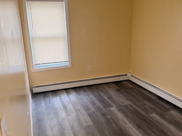 57 Sylvian St, Central Falls, RI 02863