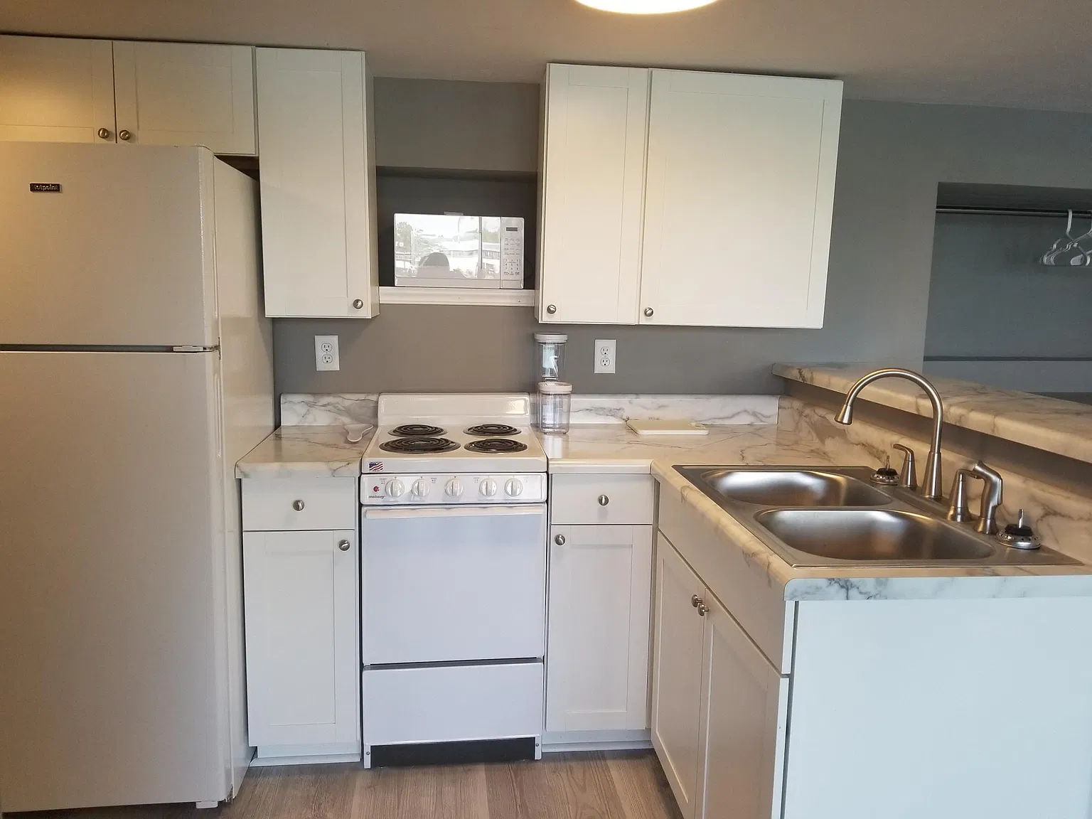 1313 Waters Edge Dr — Photo 4