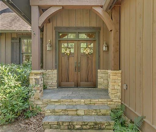 3rd image of 10596 Legacy Point Dr