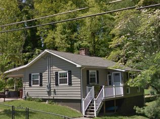 54 Outer Dr, Oak Ridge, TN 37830