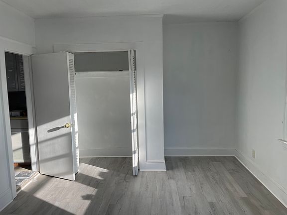 5th image of 278 Campbell Ave #2