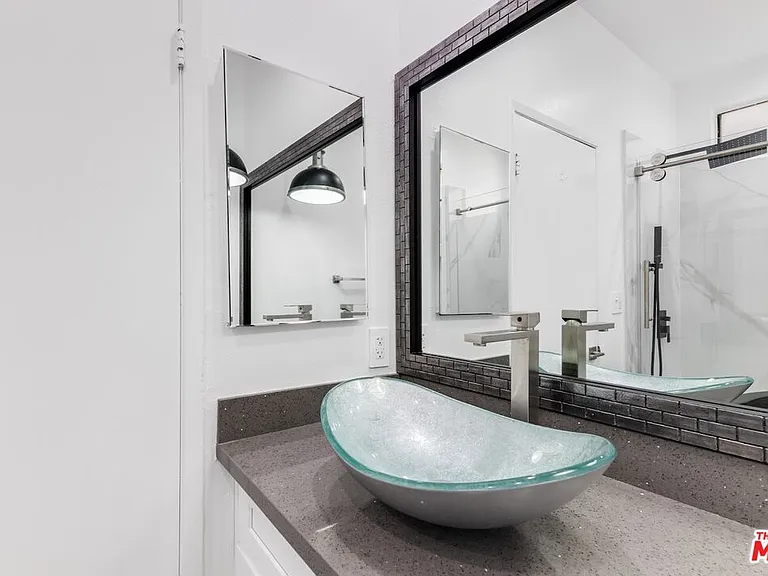 1727 S Bentley Ave #209 — Photo 17